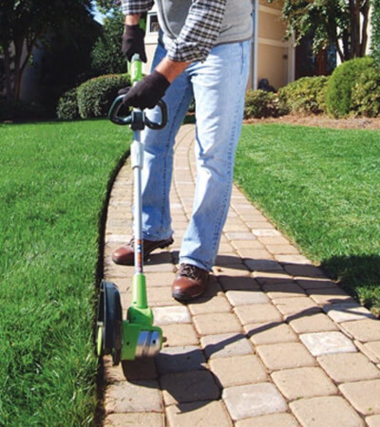 Notre avis sur le CoupeBordure Greenworks Tools 2100107VA